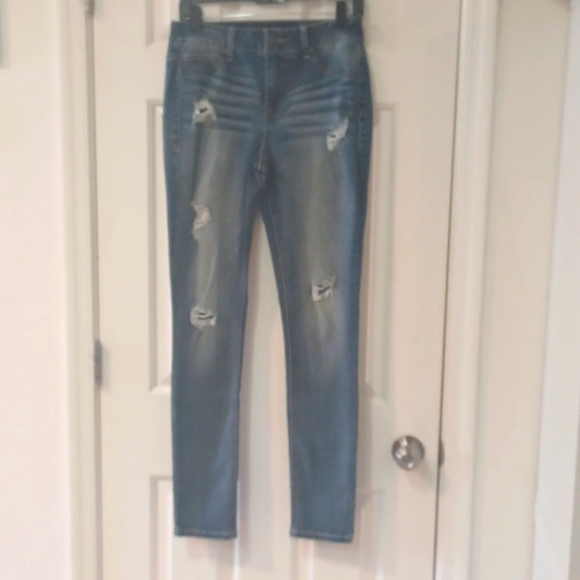 Maurices high-rise distressed skinny jeans, size S-R - Picture 1 of 7